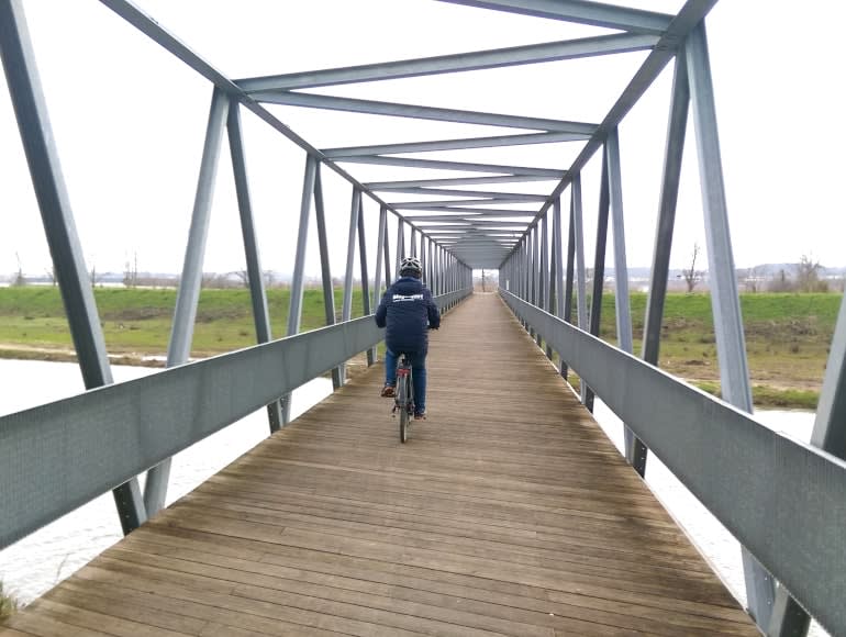 jízda na kole přes řeku Mondego