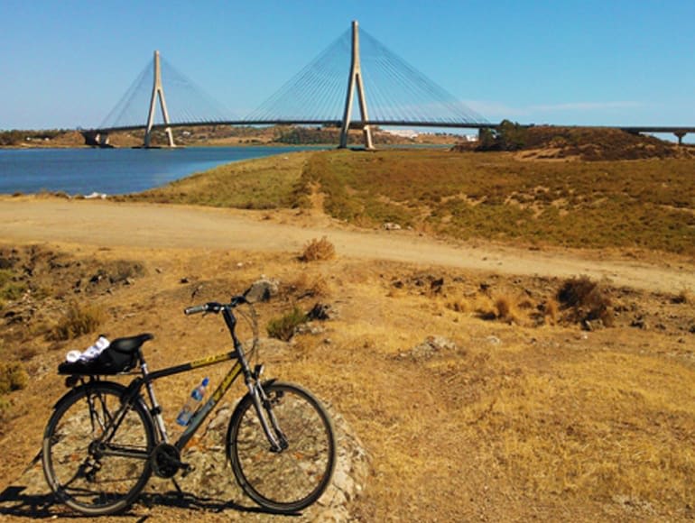 Radfahren neben der Grenze zwischen Guadiana und Spanien | MegaSport Travel