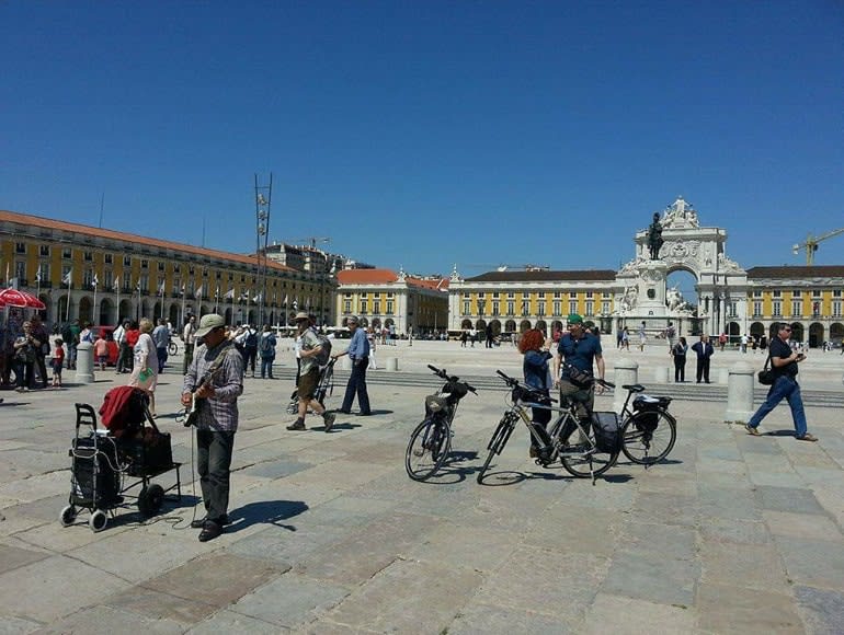 Tour à vélo, place Comércio
