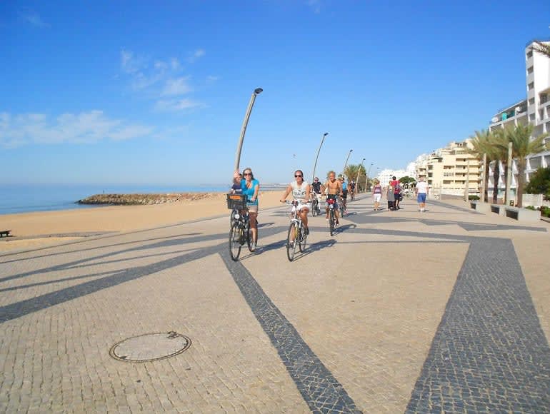 Stor spasertur langs stranden i Vilamoura