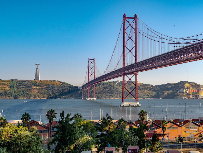 Passeios de bicicleta pela Ponte de Lisboa | MegaSport Travel
