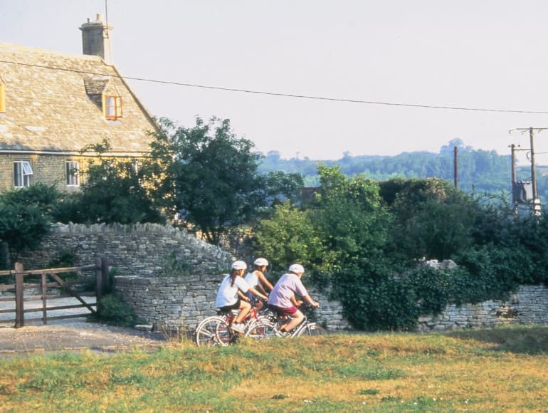 Cykla genom byarna | MegaSport Travel