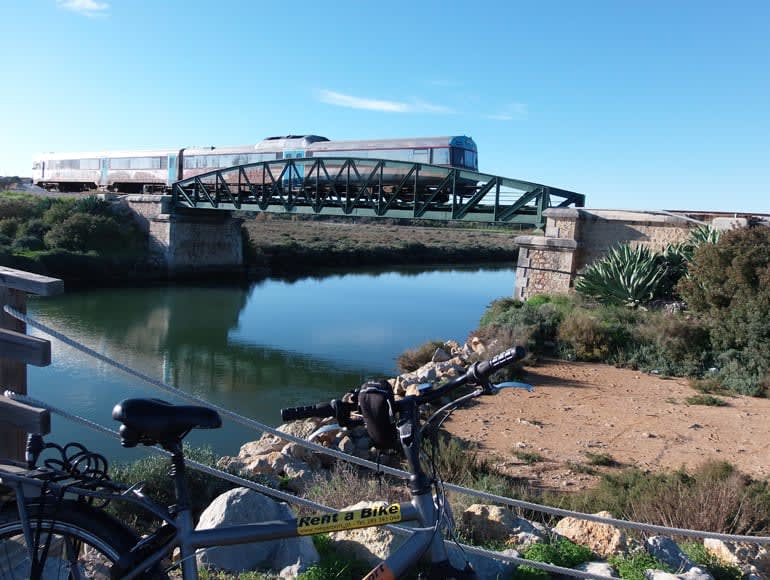 Cykla bredvid saltslätter | MegaSport Travel